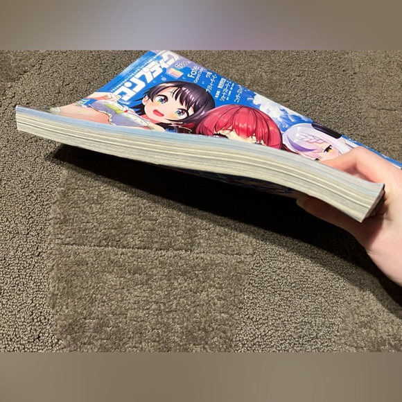 Comptiq Magazine October 2022 Hololive VTuber Virtual YouTuber Japan Exclusive - Picture 4 of 16